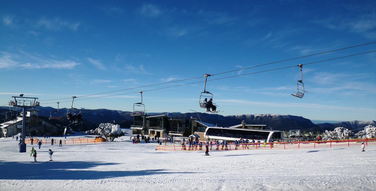 Ski Club Of Victoria - Ivor Whittaker Lodge Mount Buller Bagian luar foto